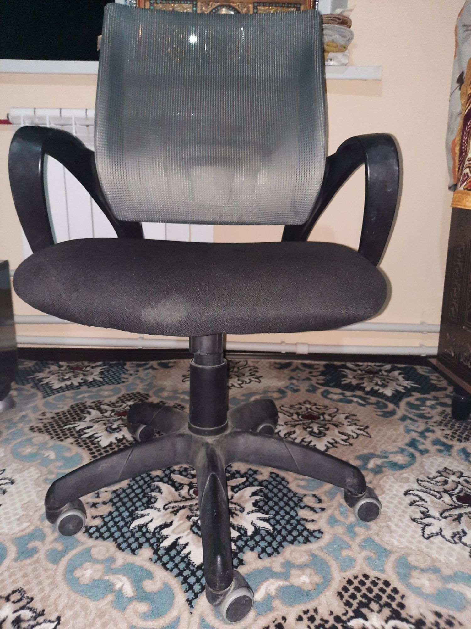 Ofis UCHUN KRESLO sotiladi