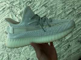 Vand Adidas Yeezy