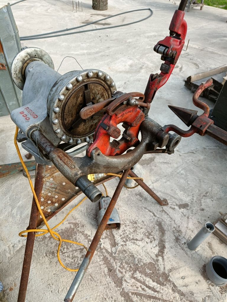 Scula industrială de făcut filete
