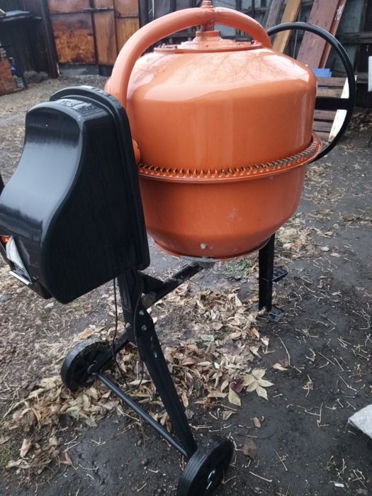 Продам бетономешалку