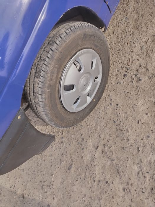 Tiko 1998 yil faqat naxtga