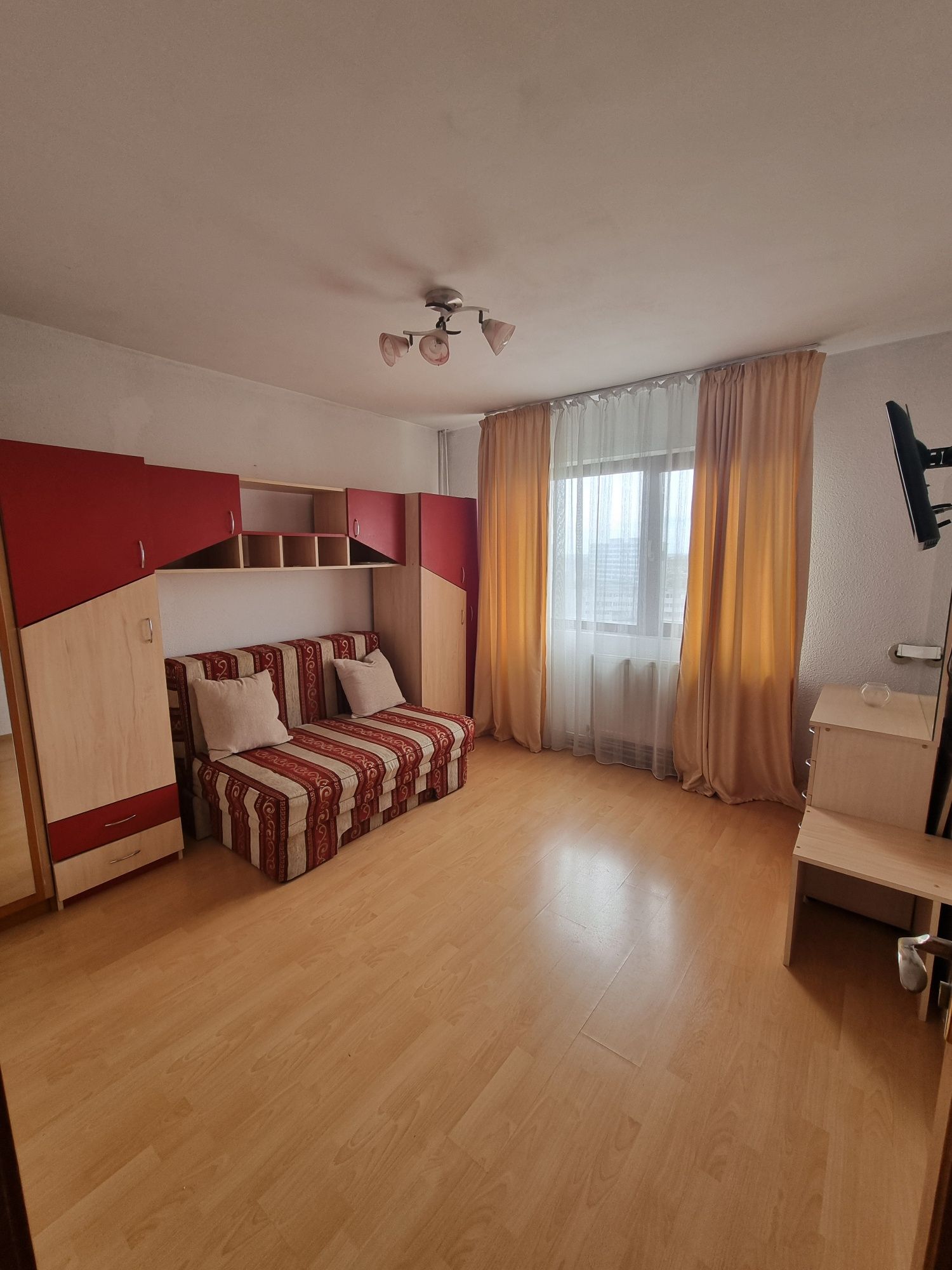 Închiriez apartament 2 camere