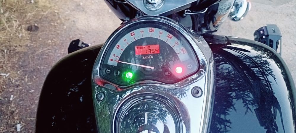 Продава се Хонда VTX.1300k. 2006г. Без Забележки..  нов акумулатор ,