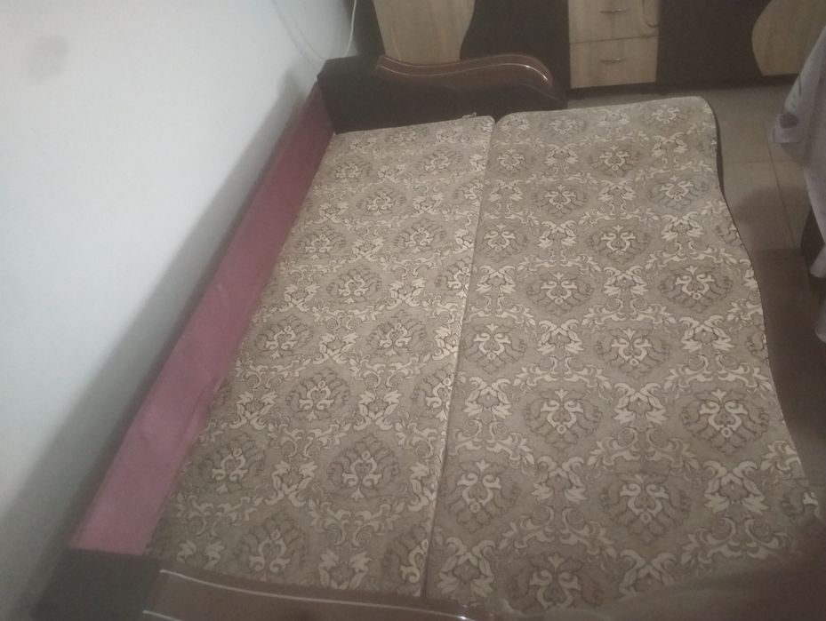 Vând canapea extensibilă