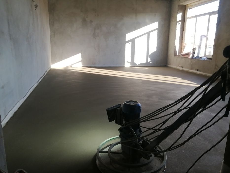 Стяжка, выравнивание пола по немецкой технологии.