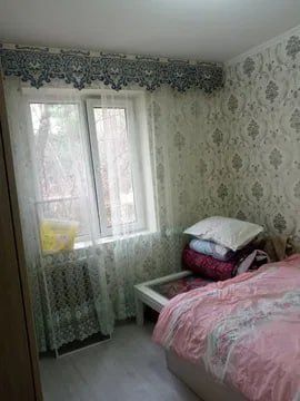 Продаётся квартира Юнусабад18 2 ком 2 этаж 77 серия