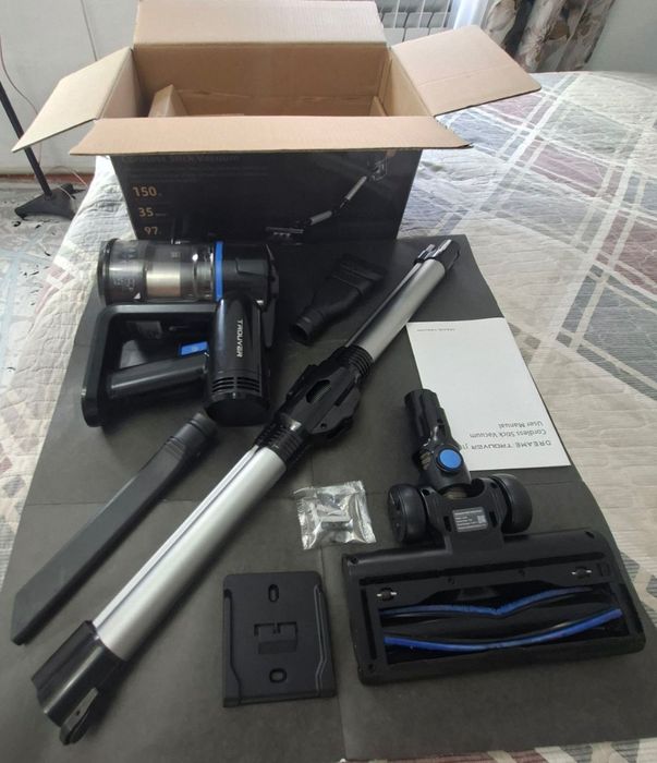 Пылесос вертикальный Trouver J10