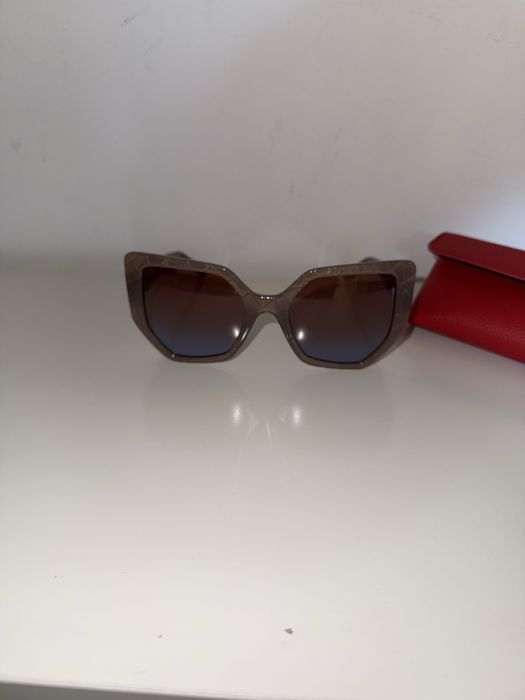 Ochelari de soare Guess