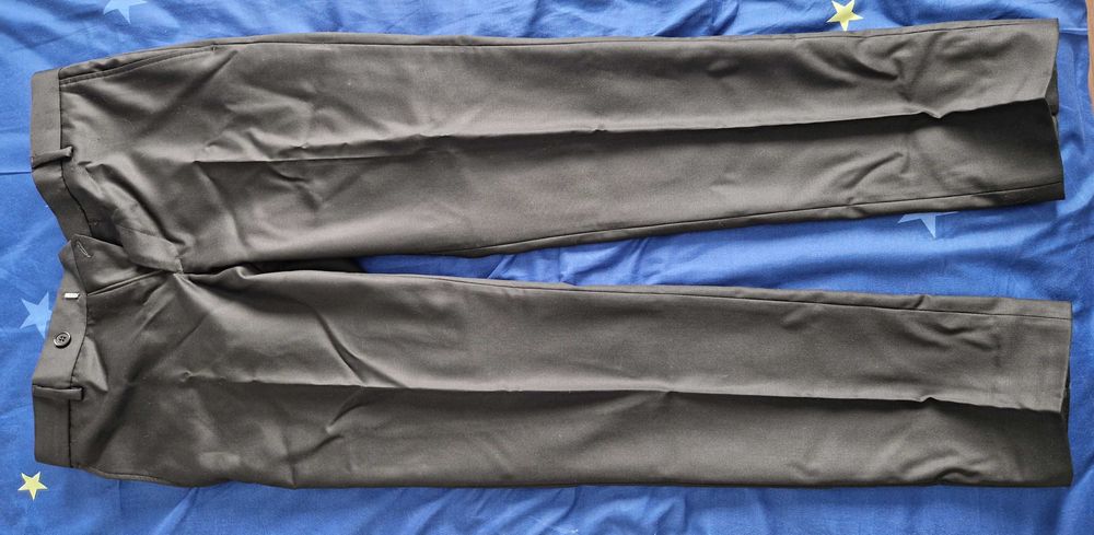 Costum + pantalon. Firma BIGOTTI