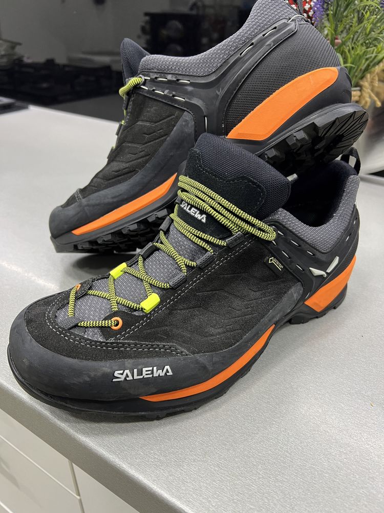 Salewa Black out Holland