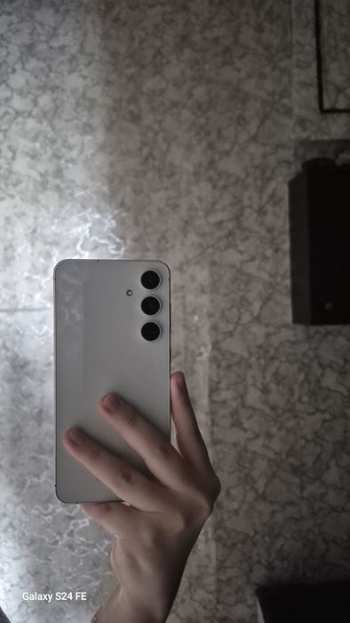 Samsung S24 fe продам в хорошие руки