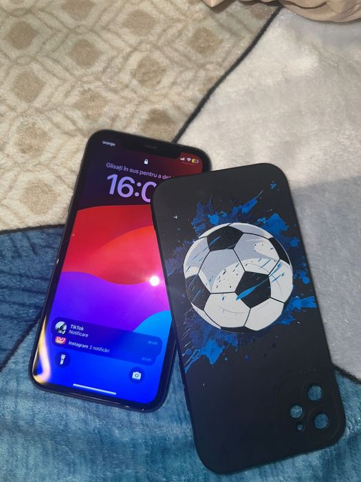 de vanzare iphone 11 simplu black este in stare foarte buna