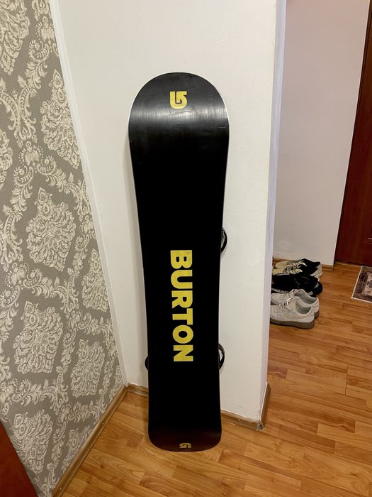 Placa snowboard burton 147 cm cu legaturi  burton
