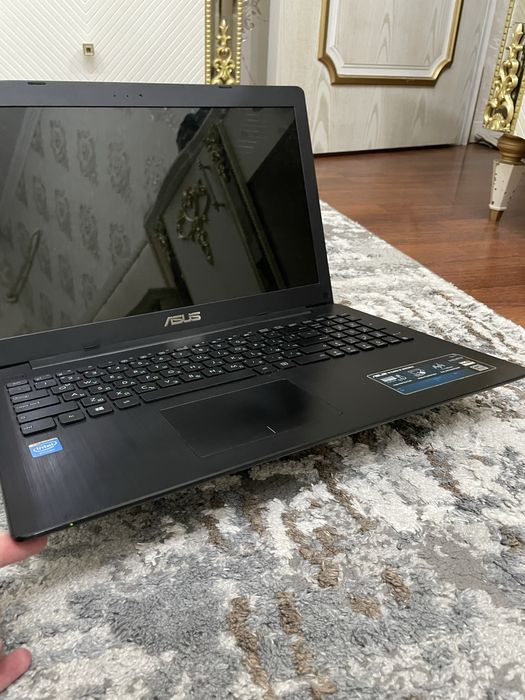 Asus noutbuk holati zo'r