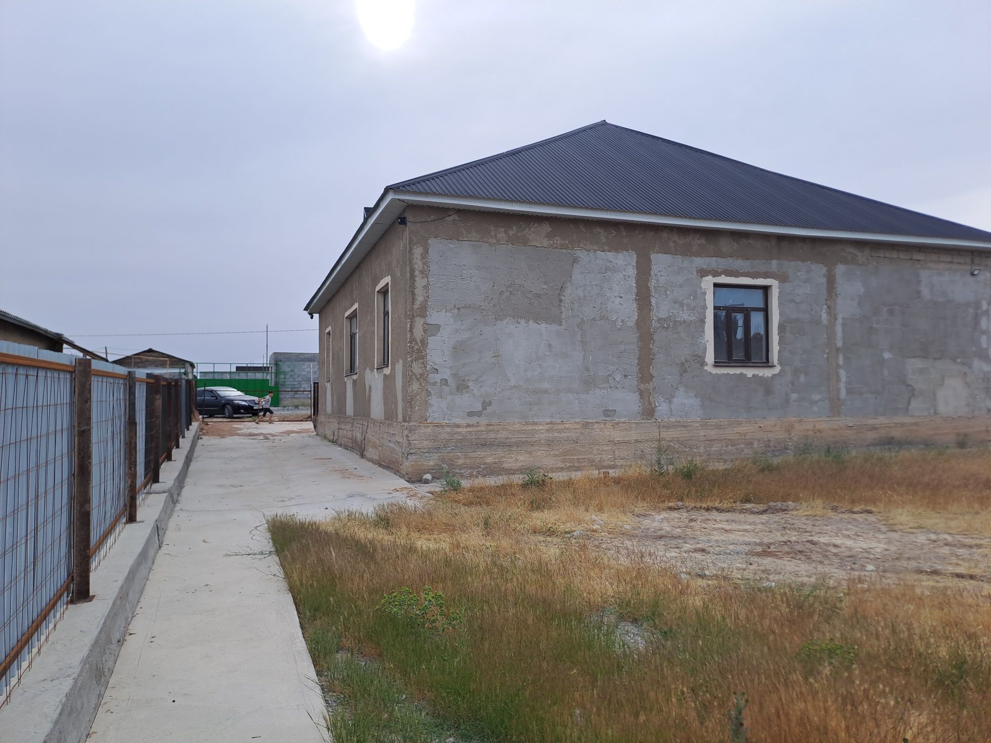 Срочно продам дом в мкр Бозарык от главной дороги 100 метров  Байдибек