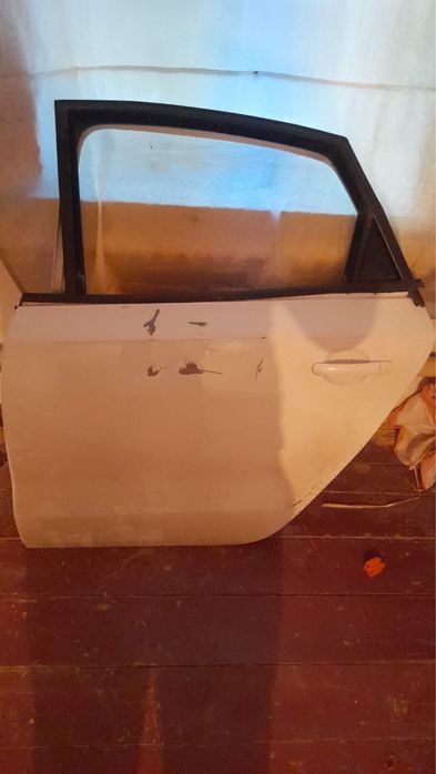 Дверь задний левый на поло