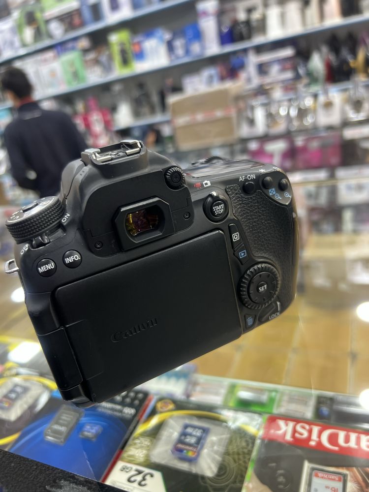 Продается Canon 70 D кит