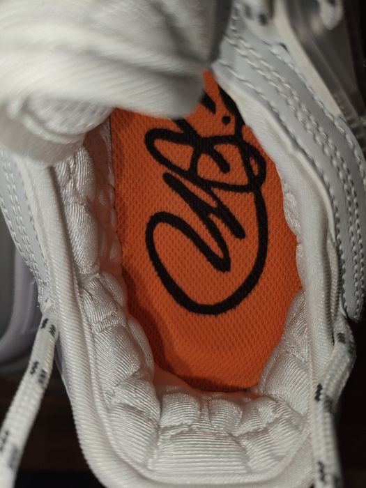 Versace chain Reaction white