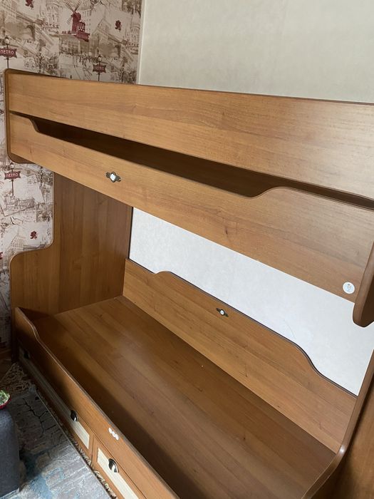 Двухъярусная кровать