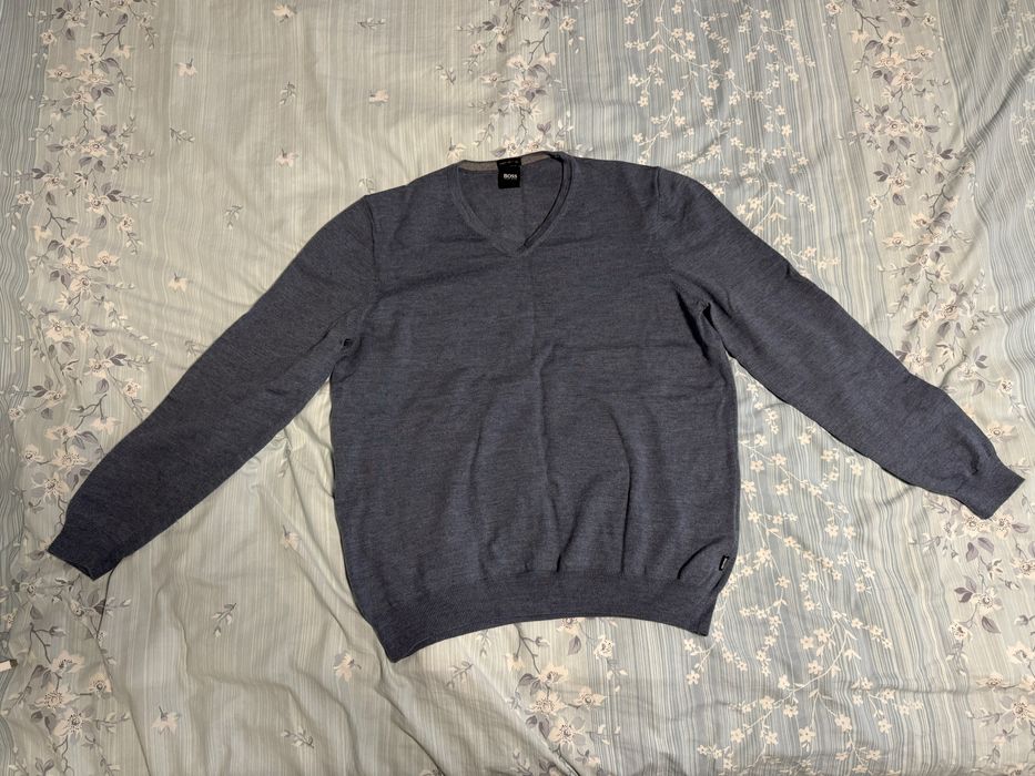 Vând Bluză Hugo Boss nouă