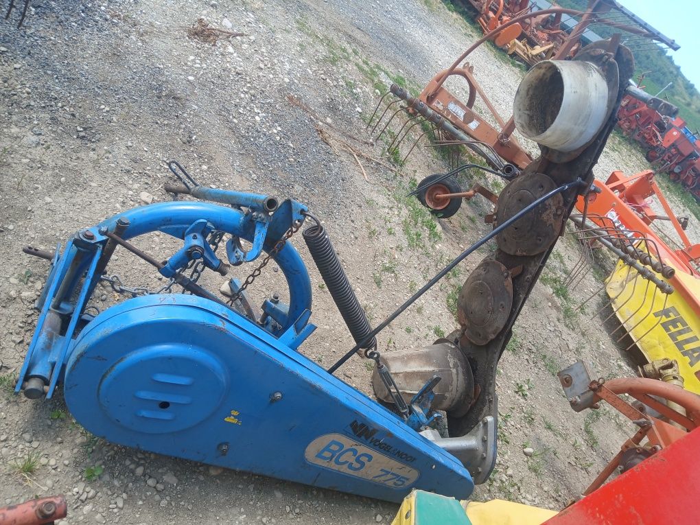 Cositoare după tractor