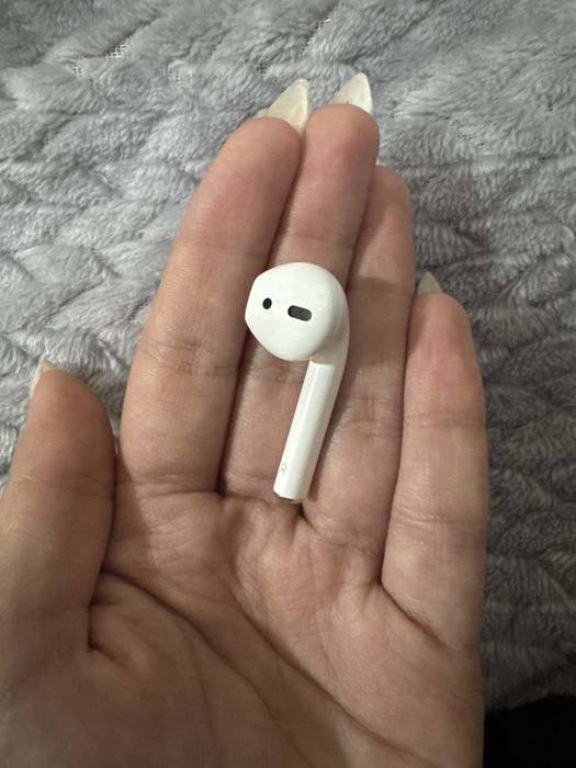 AirPods 2 в перфектно техническо състояние-ОРИГИНАЛНИ