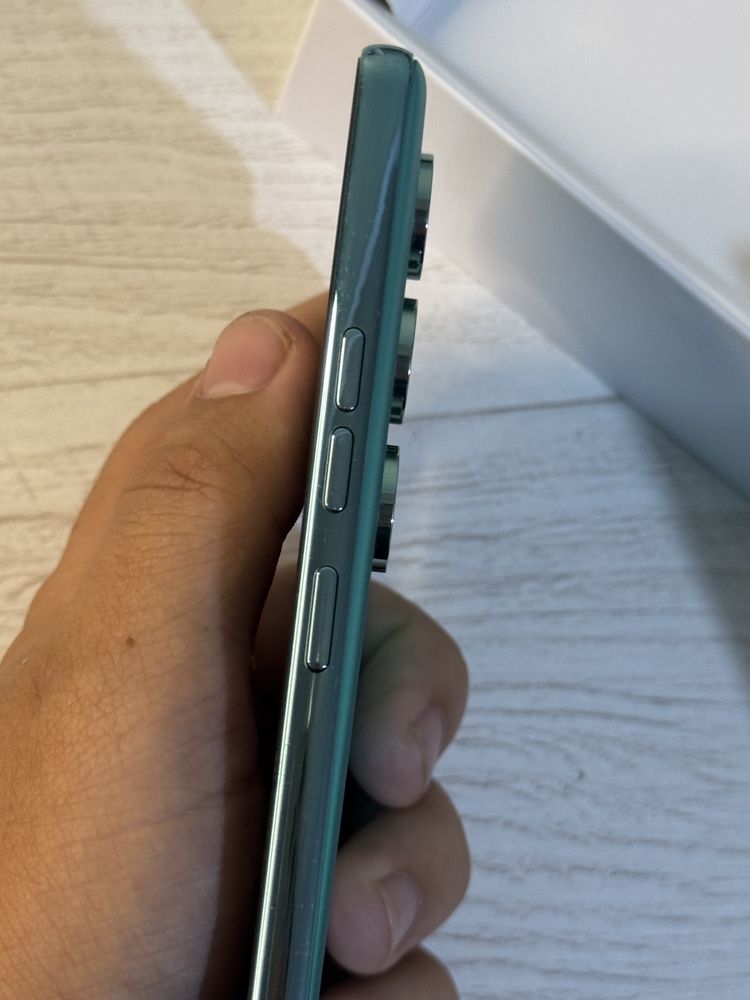 продам техно камон 40 256/16