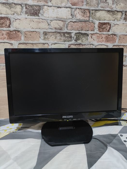 Монитор Philips 18.5"