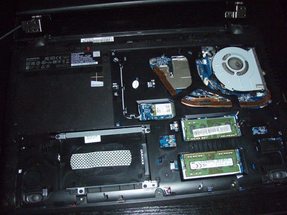 Dezmembrez Lenovo G50-45 model 80E3 AMD A8-6410 2.2Ghz, functional