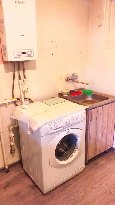 Sergeli 5 bekat yonida 1 xonali uy ijaraga