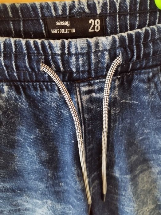 Pantaloni jogger