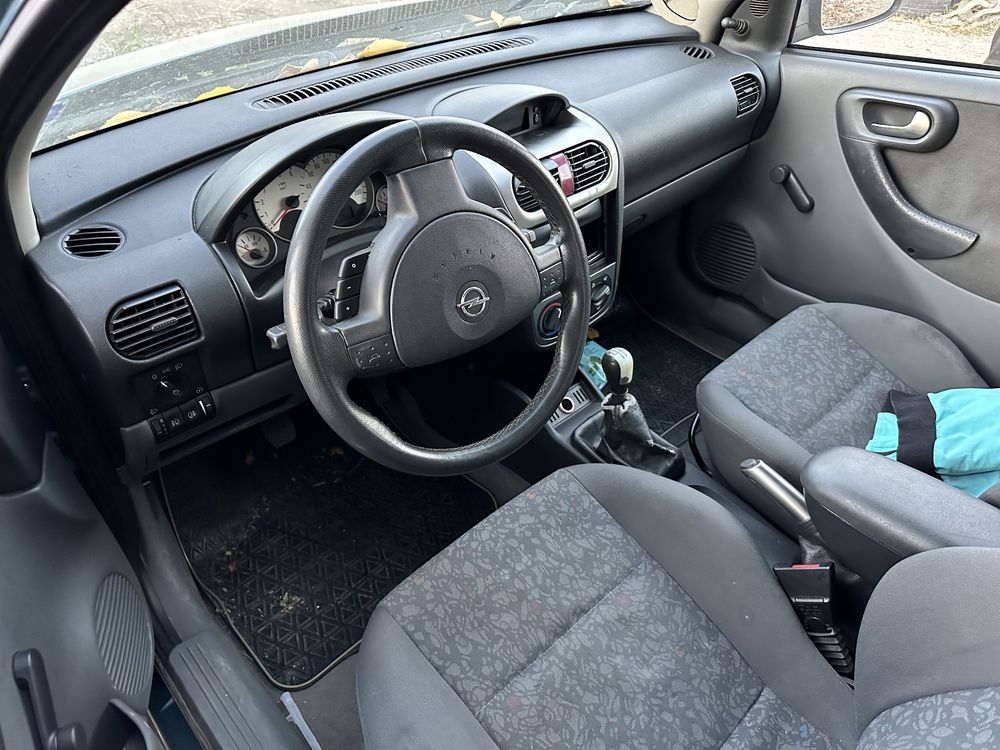 Opel Corsa C 1.7 на части