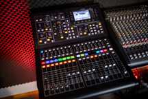 Vand Mixer Digital Midas M32R Live cu Case
