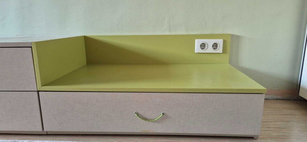 Запазен шкаф със 7 чекмеджета изпълнен от ПДЧ