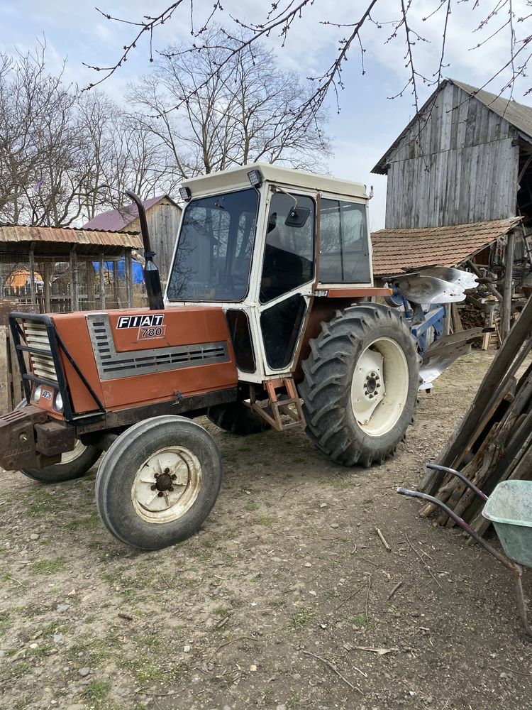 Vand Tractor Fiat 780