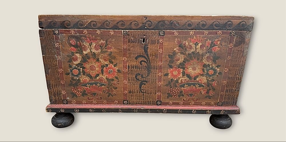 Lada zestre pictata Saseasca