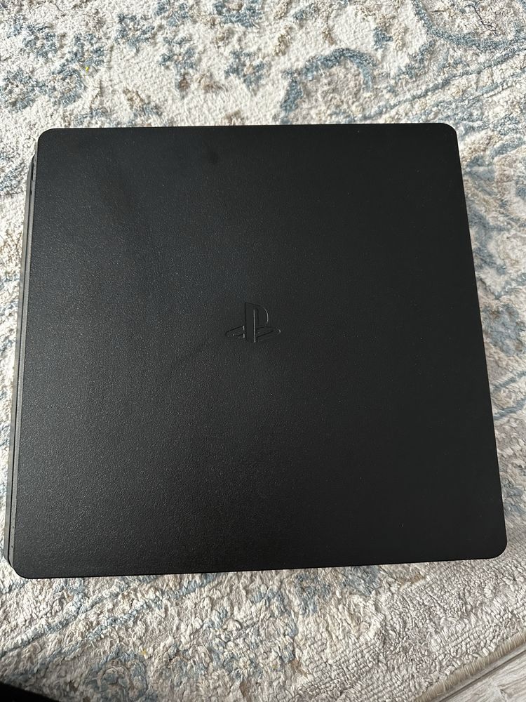 Продается Playstation 4 1TB