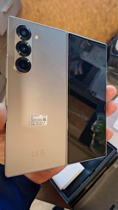 Продавам: Samsung Z fold6