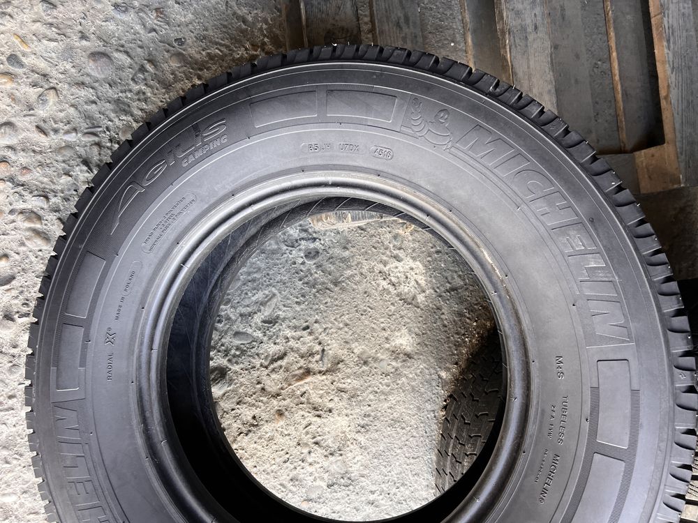 4 anvelope vara 225/75/16 C , Michelin !