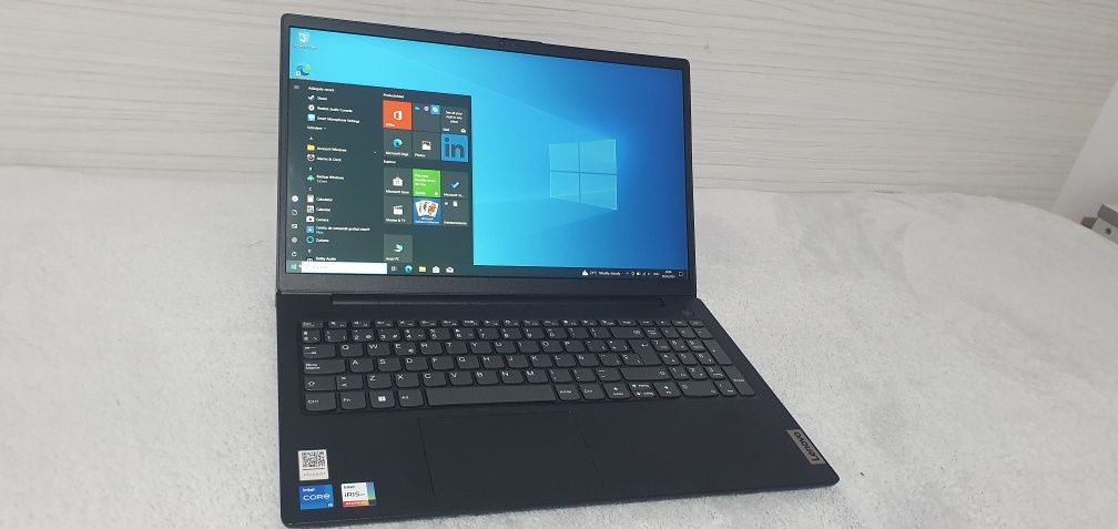 Laptop Lenovo V12 G2