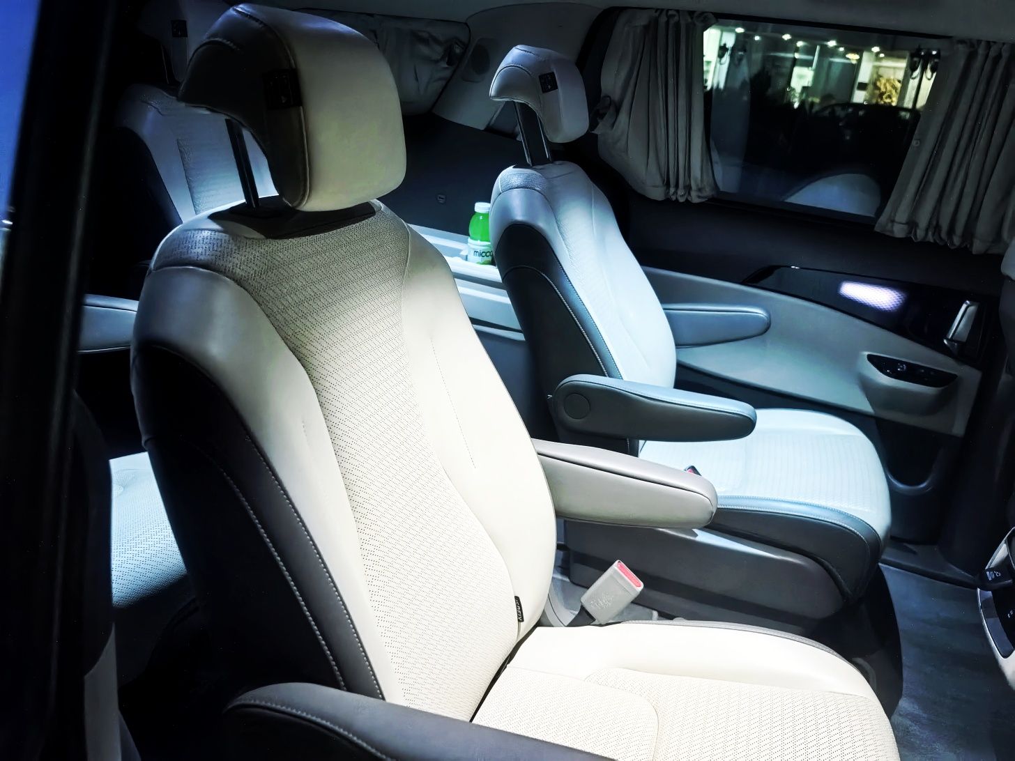 Kia Carnival High Limousine transportnie usligi po Tashkentu