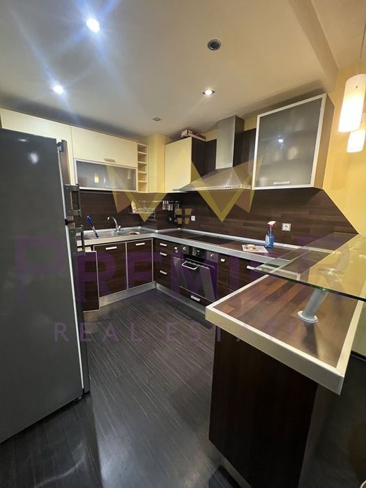 Дава се под наем Тристаен апартамент в Варна, Възраждане 1 - 108 кв.м за 484.5 € - Снимка #2