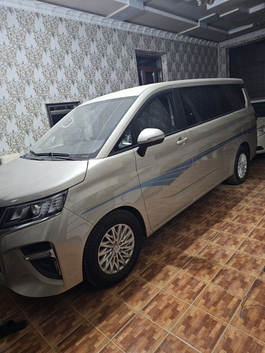 Минивен BAW M7 автомат