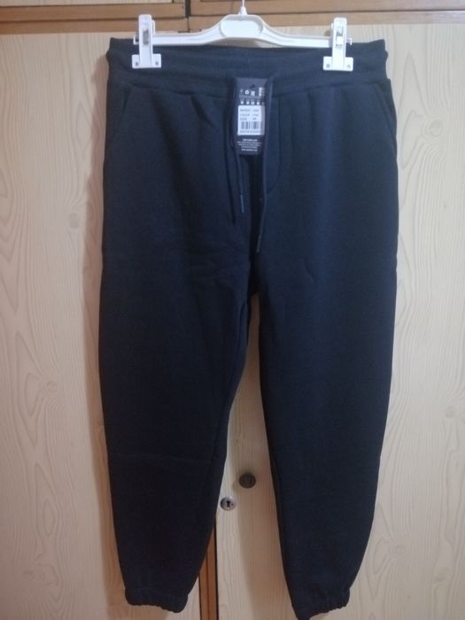 pantaloni sport/trening barbati,vatuiti