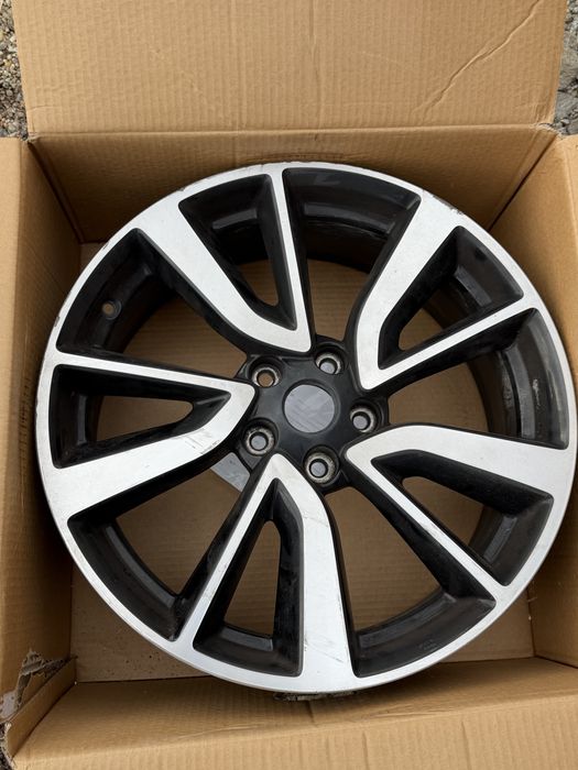 Vand 1 janta aliaj originala Nissan Tekna pe 19 toli