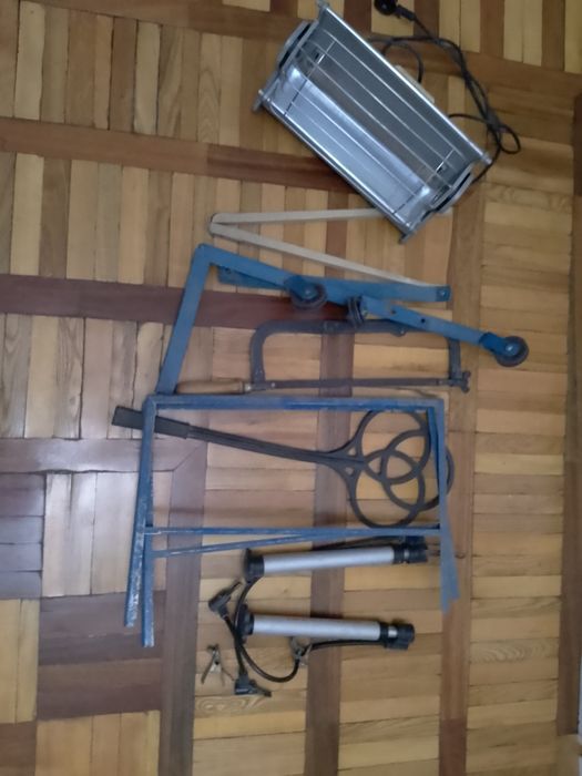 Продаются строительные инструменты.