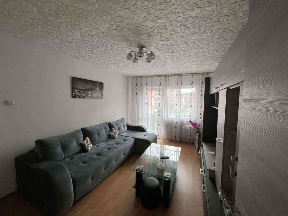 Vând apartament cu 4 camere
