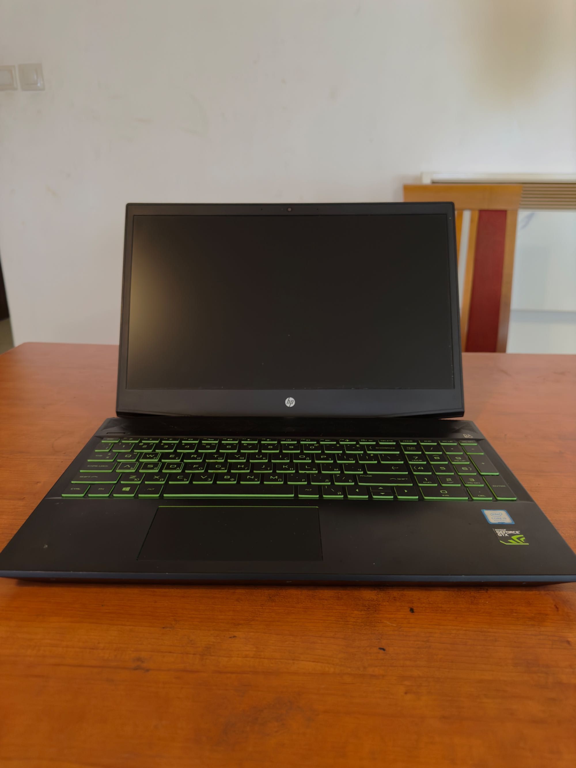 Лаптоп hp pavilion 8gen