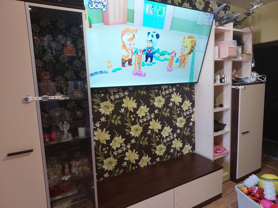 Стенка в гостинную