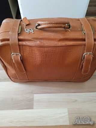 Стар куфар за антики от естествена кожа 54*36*23 см